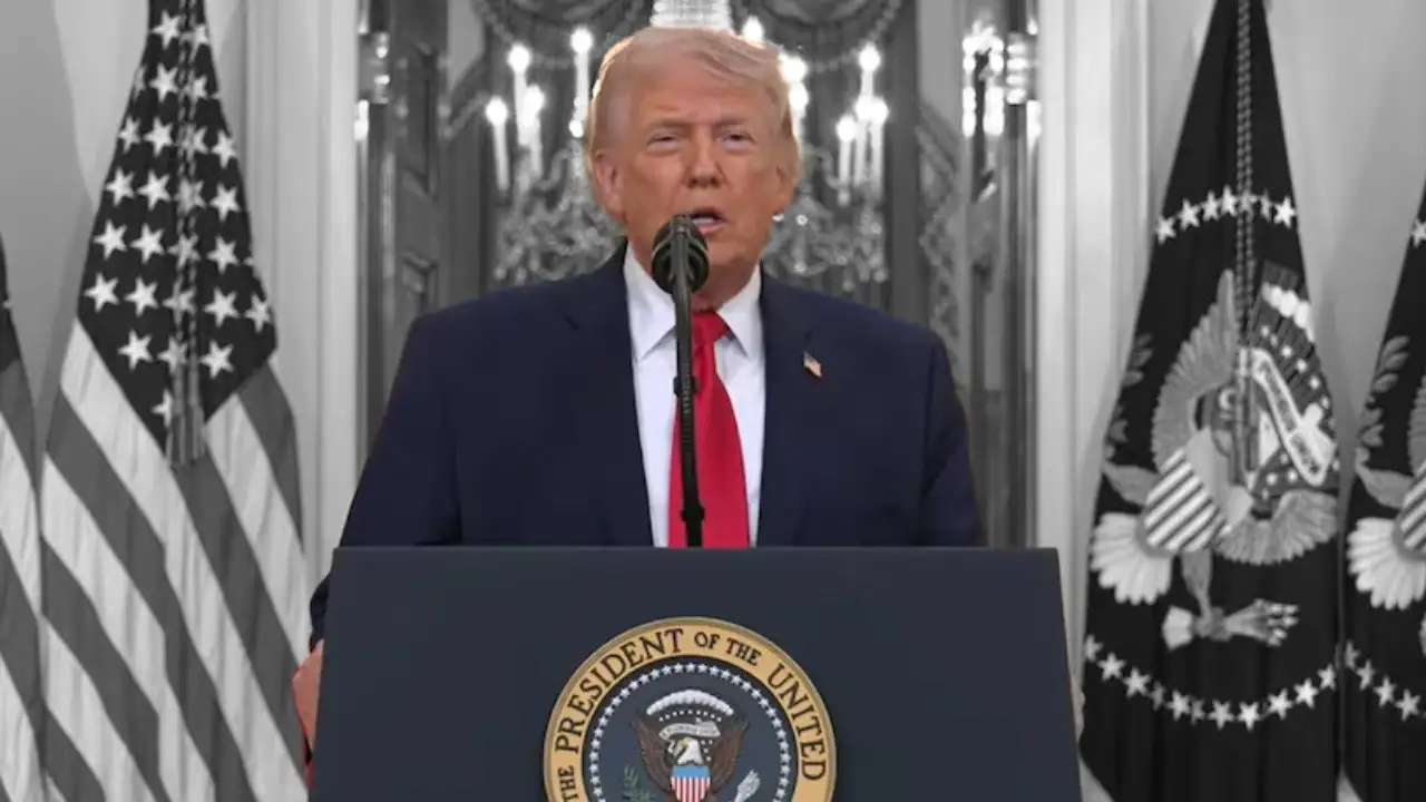 Trump’tan Yeni Açıklama: İran'a Silah Satan Ülkelere Yüzde 50 Gümrük Vergisi