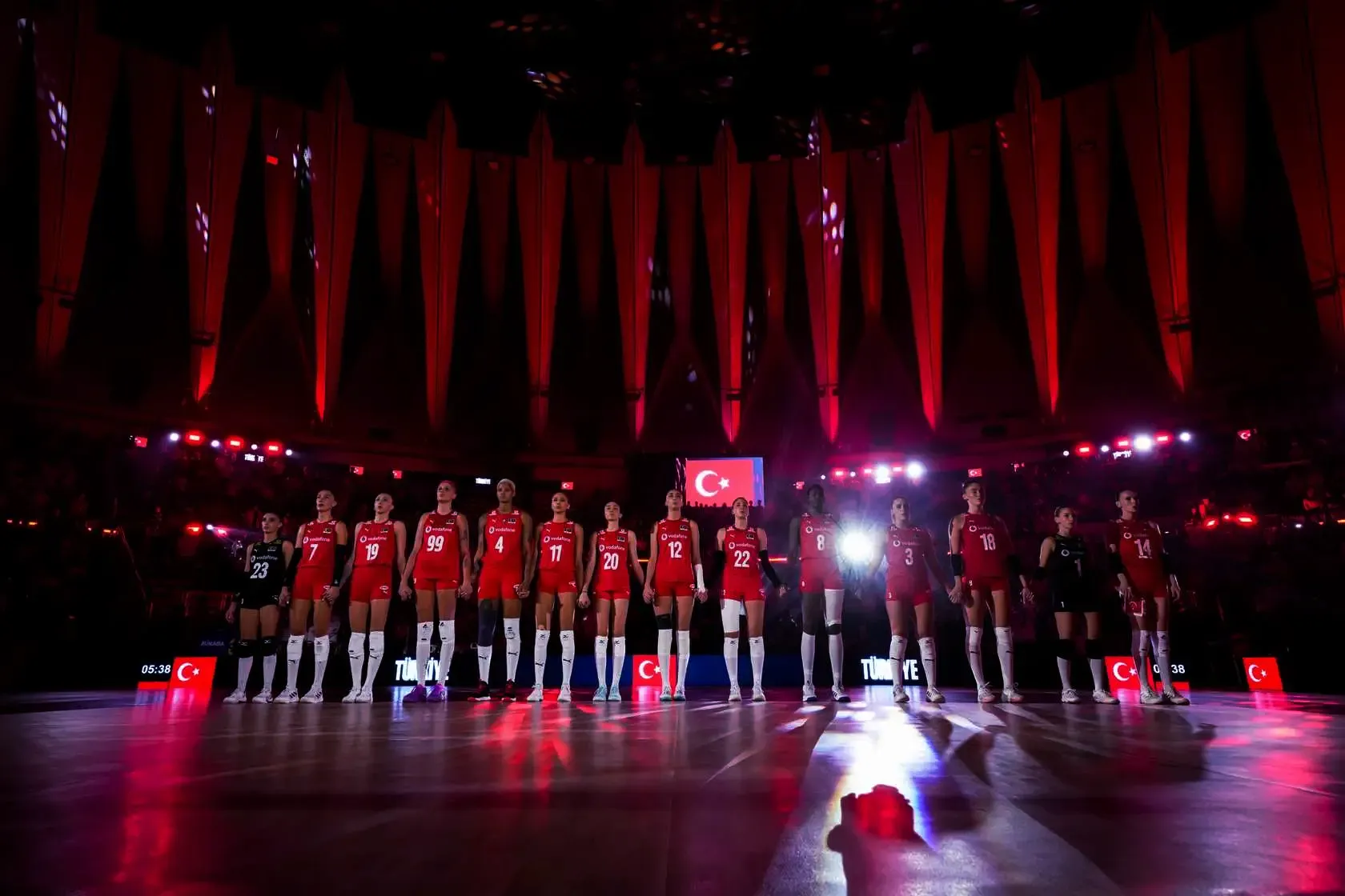 Türkiye Kadın Voleybol Takımı: Filenin Sultanları Kimdir, Başarıları Nelerdir?